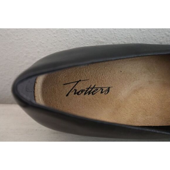 Trotters T1713-001 Women Sz 11W Black Leather Monarch Slip-On Heeled Loafer - Picture 9 of 12